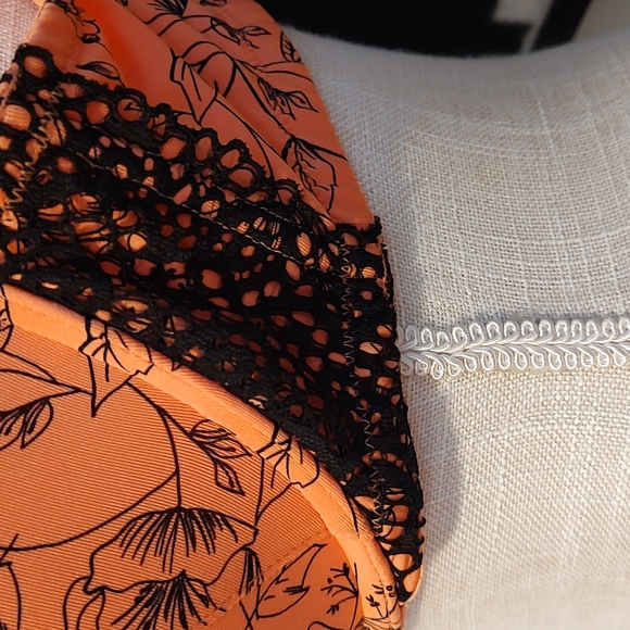 💕 EUC Cacique Brand Intimates Ladie's Smooth Boost Plunge Underwire Bra, 40D - Picture 6 of 10